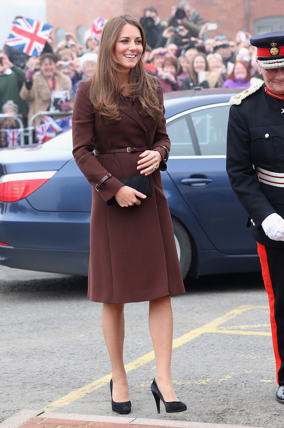 Kate Middleton black pumps