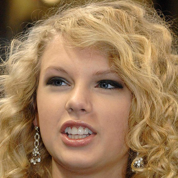 Taylor Swift 2006 teeth