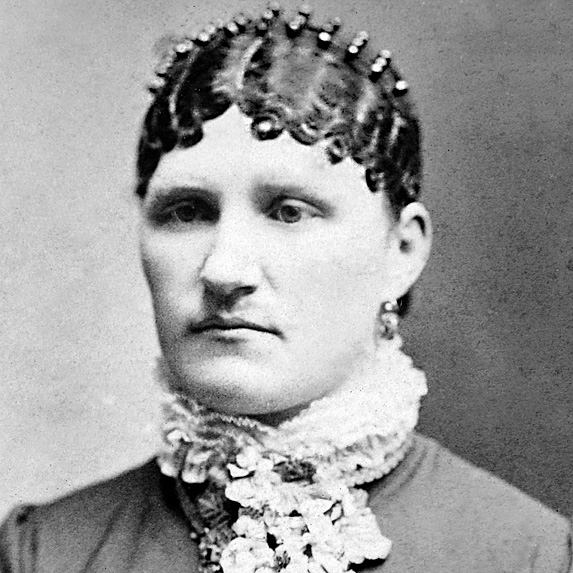 19th-century woman with short lashes