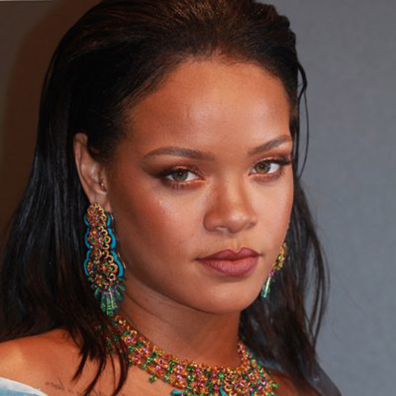 Rihanna Reveals The Secrets To Her No Makeup Makeup Look