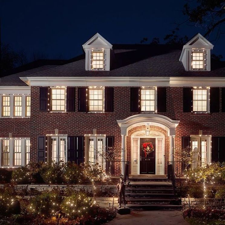 The 'Home Alone' House is Available On Airbnb For One Night Only Slice