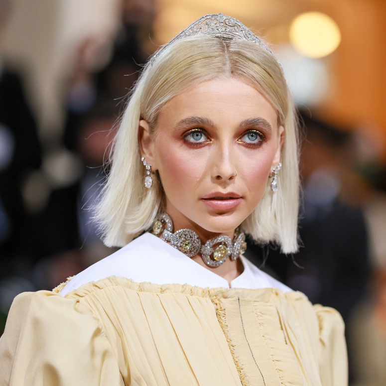 From Teddy Jackets to Louis Vuitton: Emma Chamberlain's Fashion Timeline -  Slice